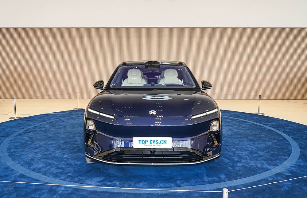 imgi_3_1_3(11) 2026 NIO ET9– China Export Vehicle | EVs From China - Image 1